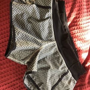 Lululemon speed up 2.5 shorts